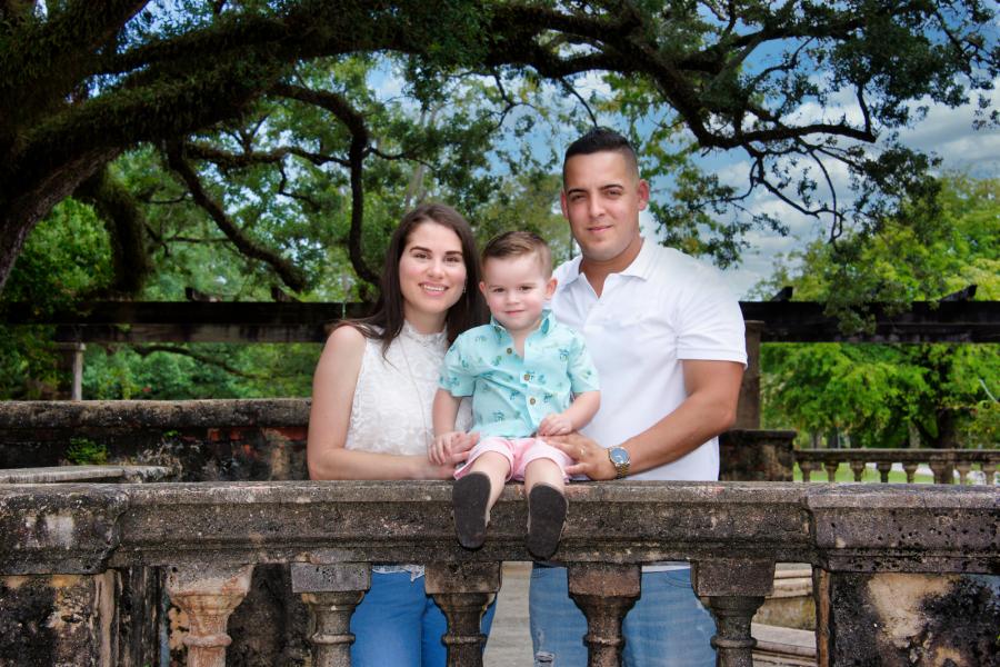 Family Photoshoot in the coral gables park